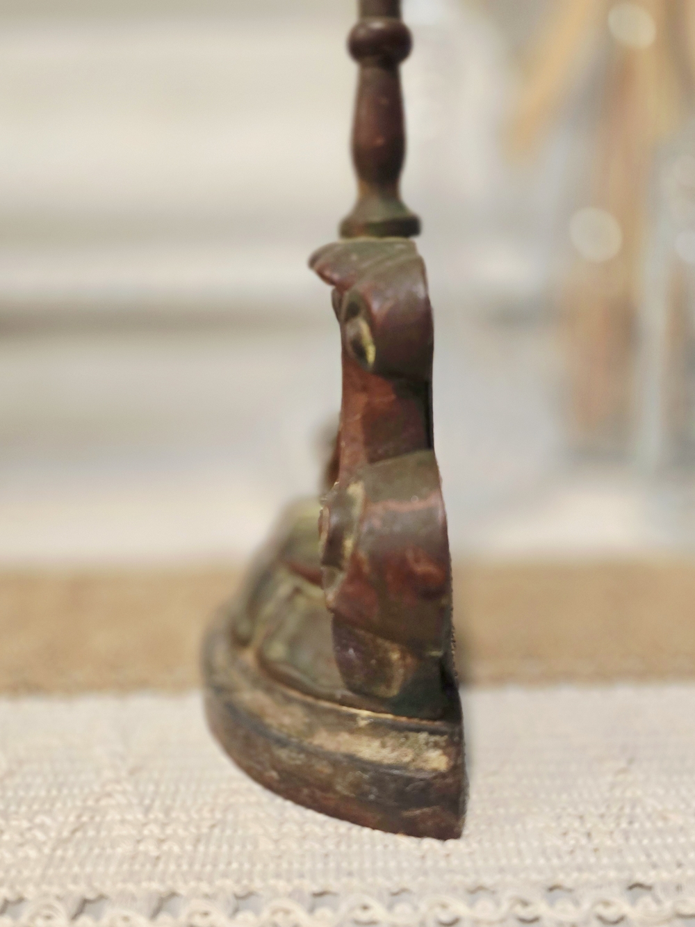 Vintage Cast Iron Door Stopper with Rubbed Gold Tone Made in England - Picture 5 of 11